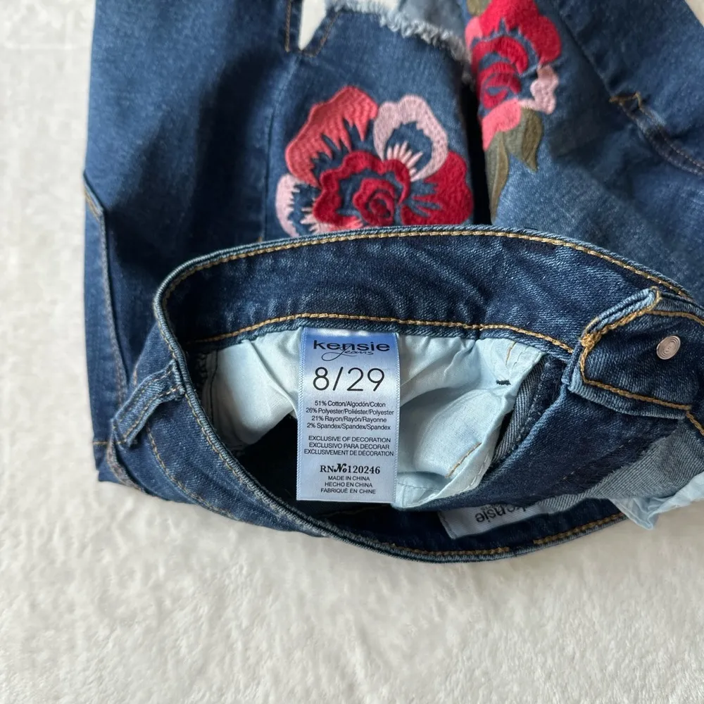 Kensie embroidered floral denim Jean shorts - Image 7