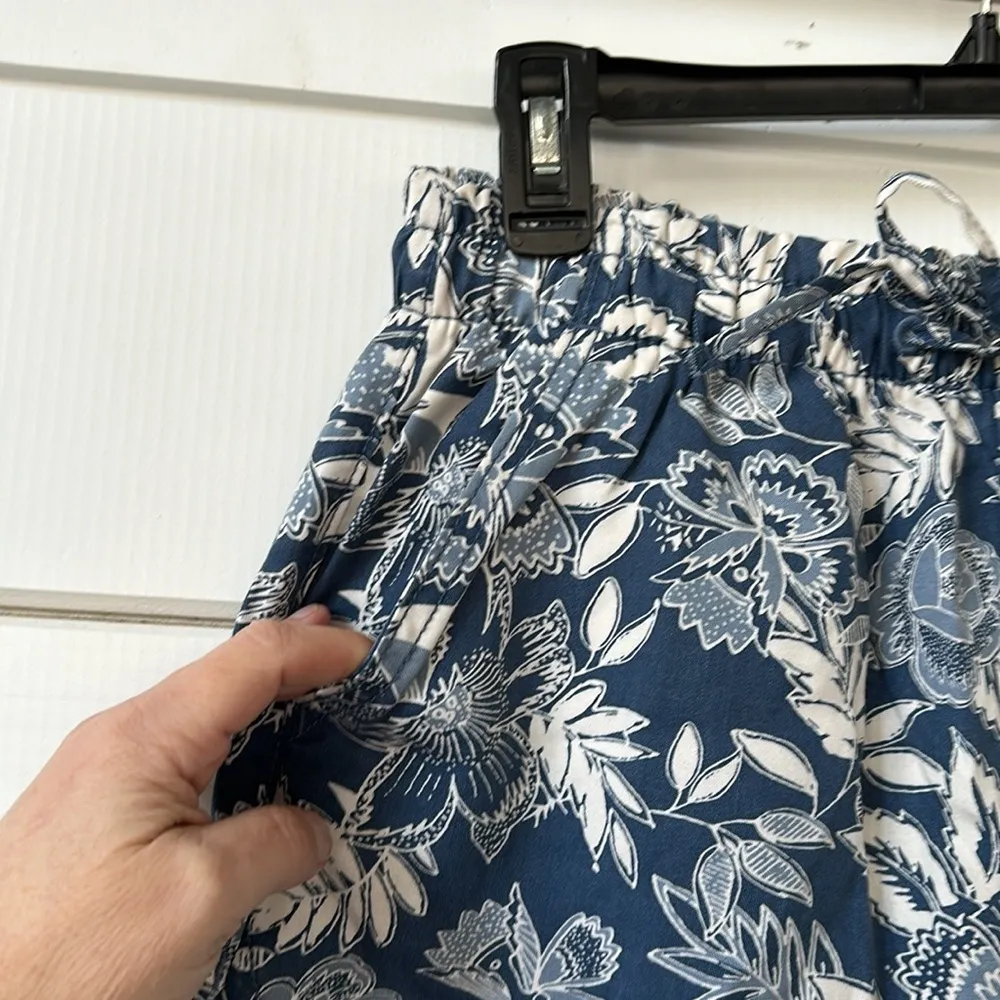American Eagle AE Vacay Short Floral NEW Medium - Image 6