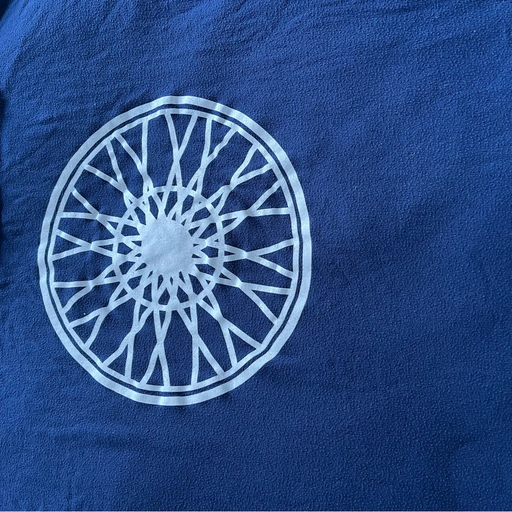 SoulCycle Classic Blue long sleeve shirt size medium - Image 7