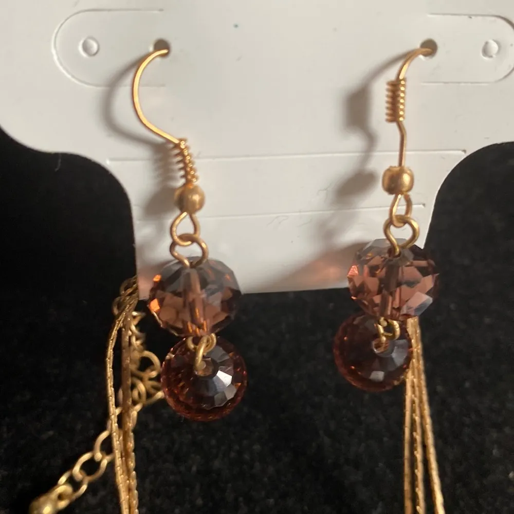 New Women’s Multi-Strand Faceted and Gold Tone Bead Layered Necklace & Earrings - Image 4