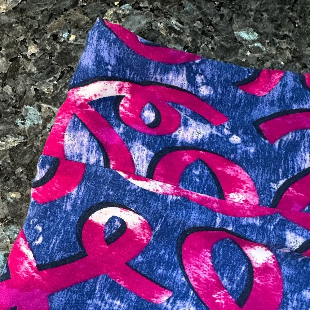 LuLaRoe Limited Edition Breast Cancer Awareness Leggings Pius Size T/C 1X NWOT - Image 3