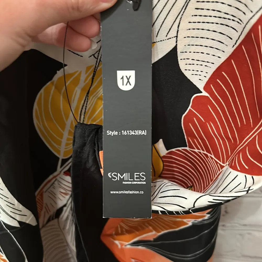 Unique spectrum NWT  poncho style top - Image 4