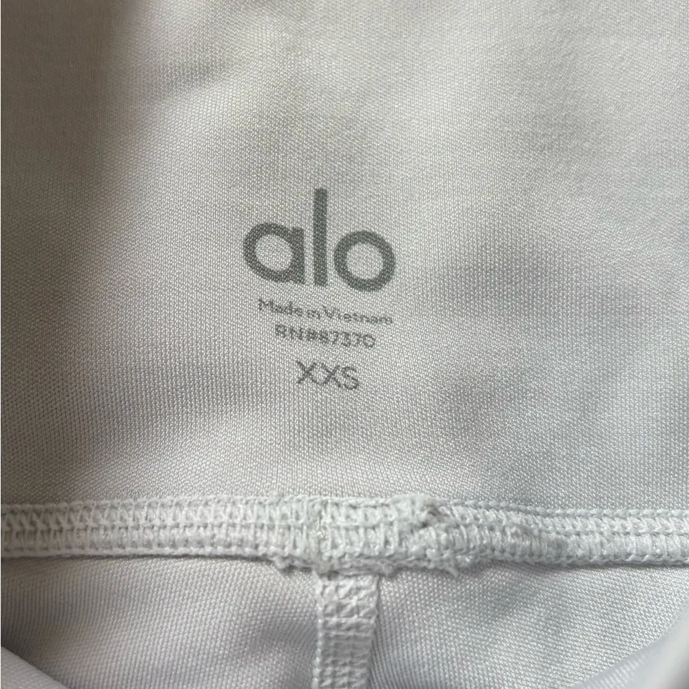 High waist ALO Leggings size XXS 24"  Light gray Stripe EUC run gym workout - Image 4