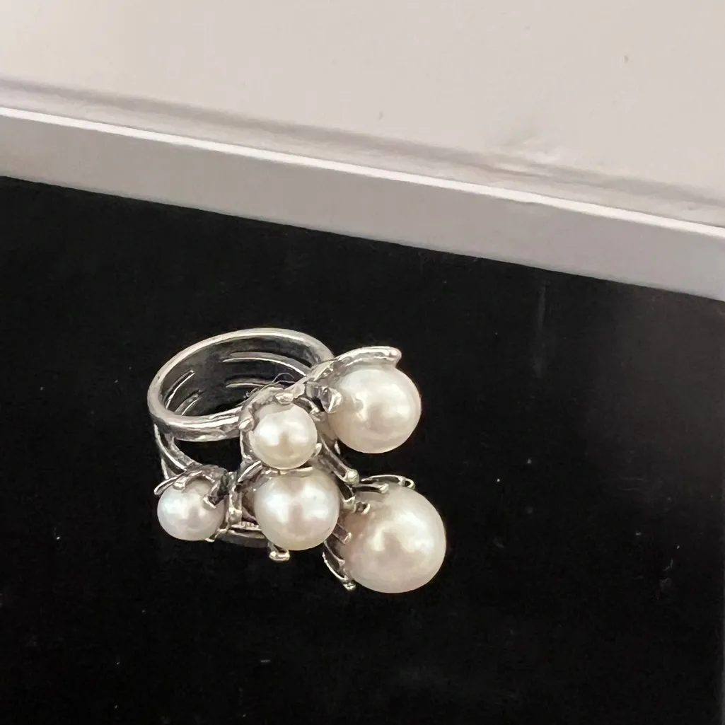 Vintage Elegant Silver Pearl Ring - Image 9