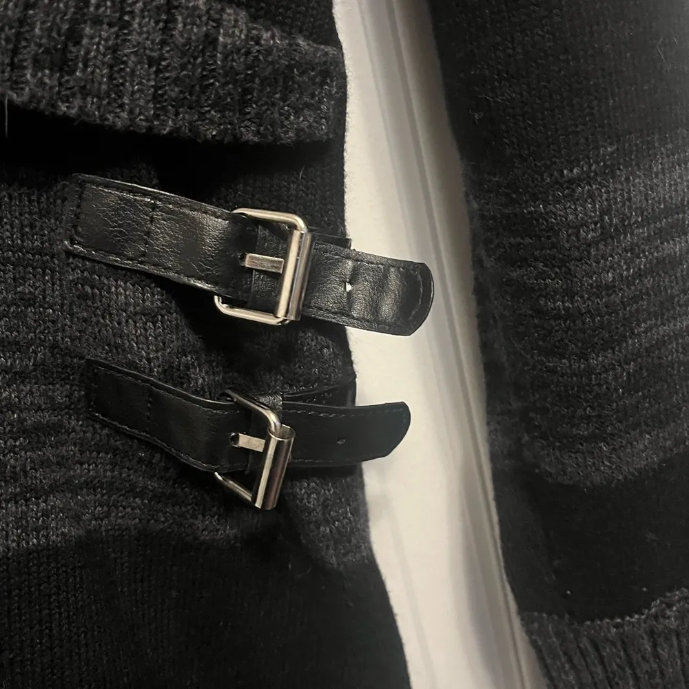 Guess Sweater Womens Med Black
Grey Stripe Shawl Collar Buckle
Detail Cotton - Image 2