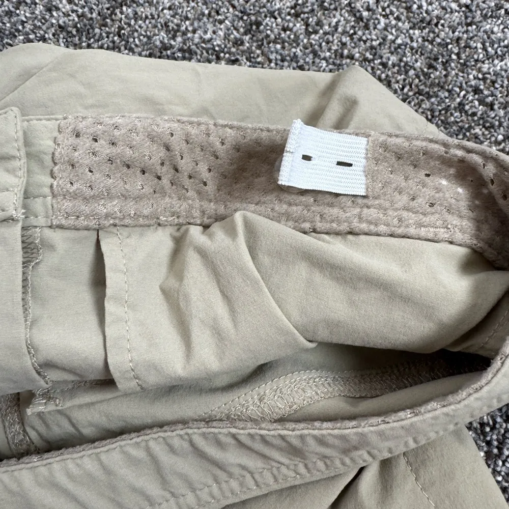 L.L. Bean Khaki cargo women’s adjustable waist shorts size 10 - Image 5