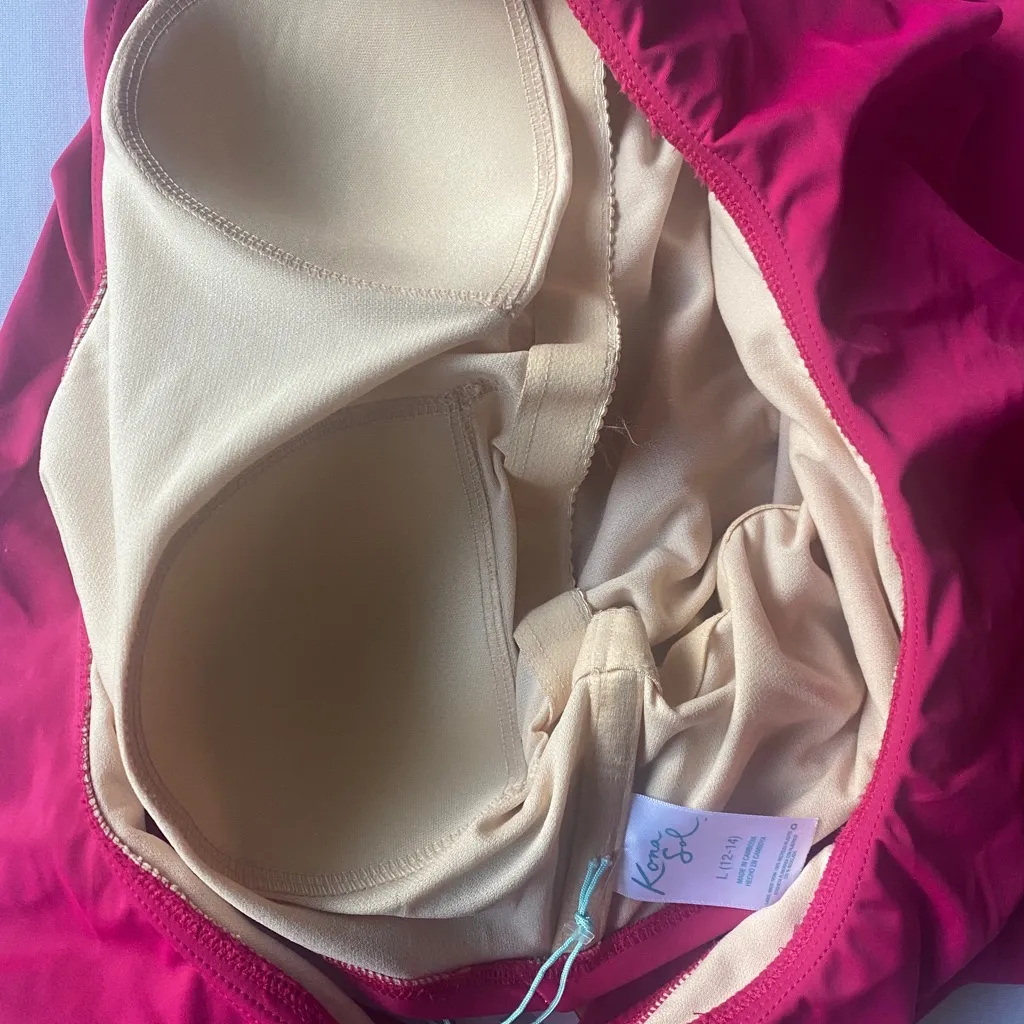 Women’s Ruffle‎ One Shoulder Coverage One Piece Pink Swimsuit
Size L (12-14 - Image 9