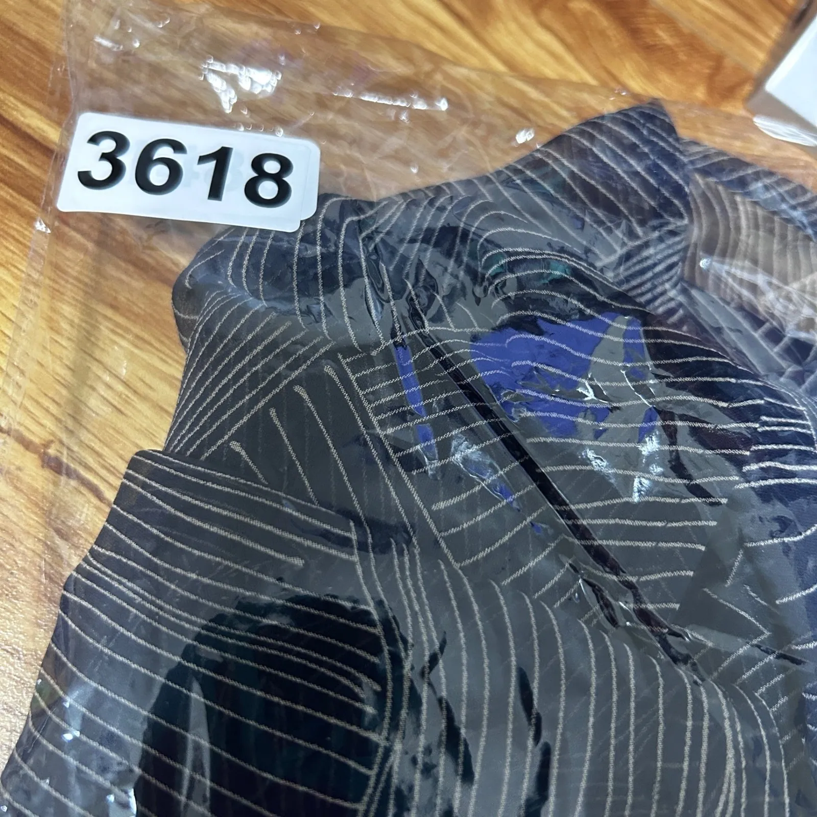 Robbie Bee Woman Duster Cardigan 20W Silk Sheer Open Front Navy Abstract Print - Image 9