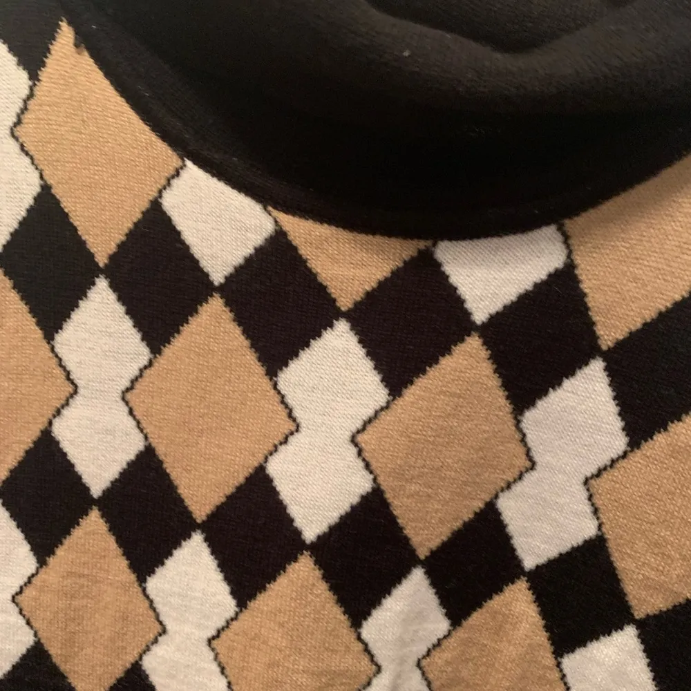 Erika  Vest Medium Size - Image 2