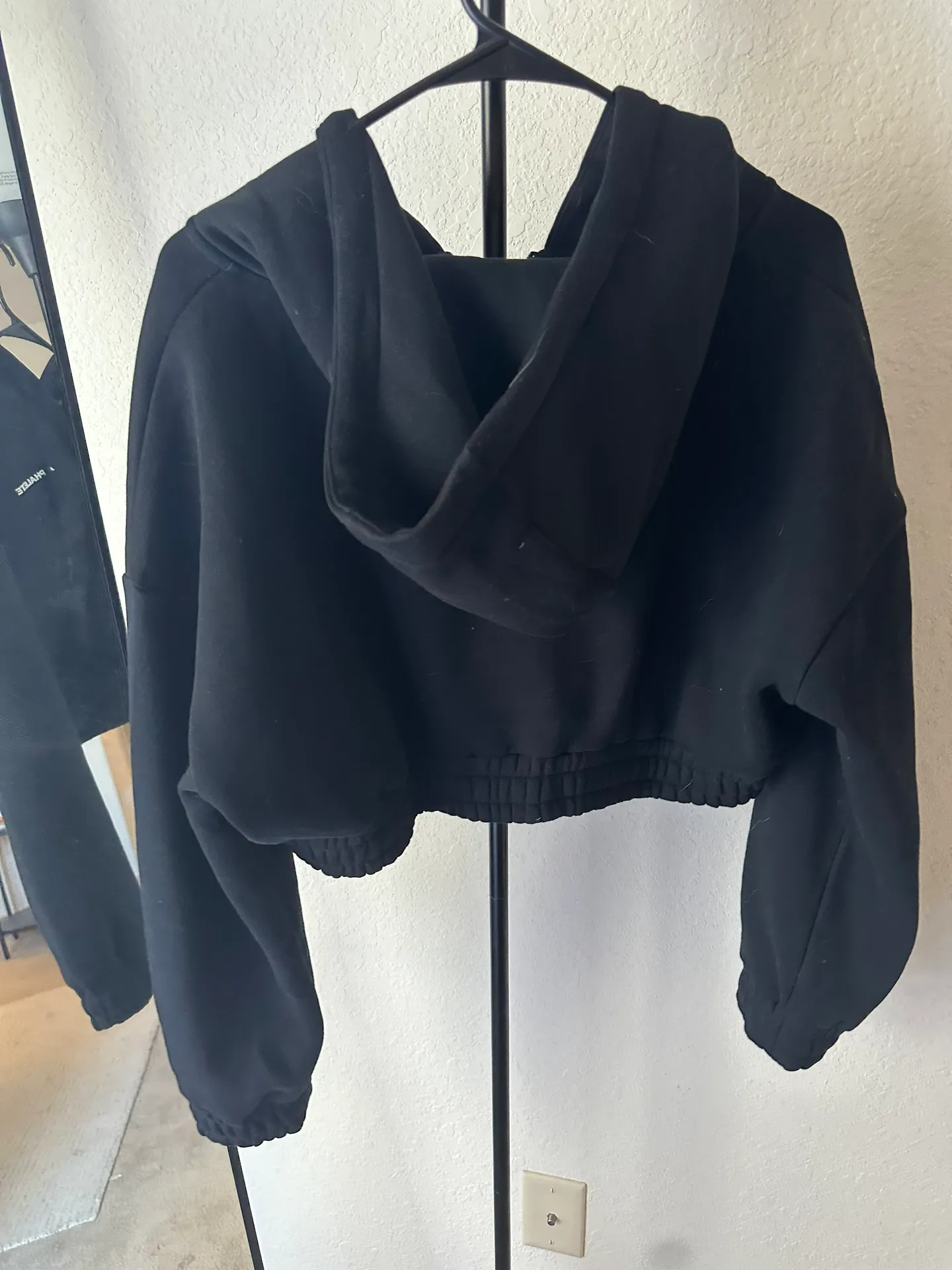 Alphalete Cropped Hoodie - Image 2