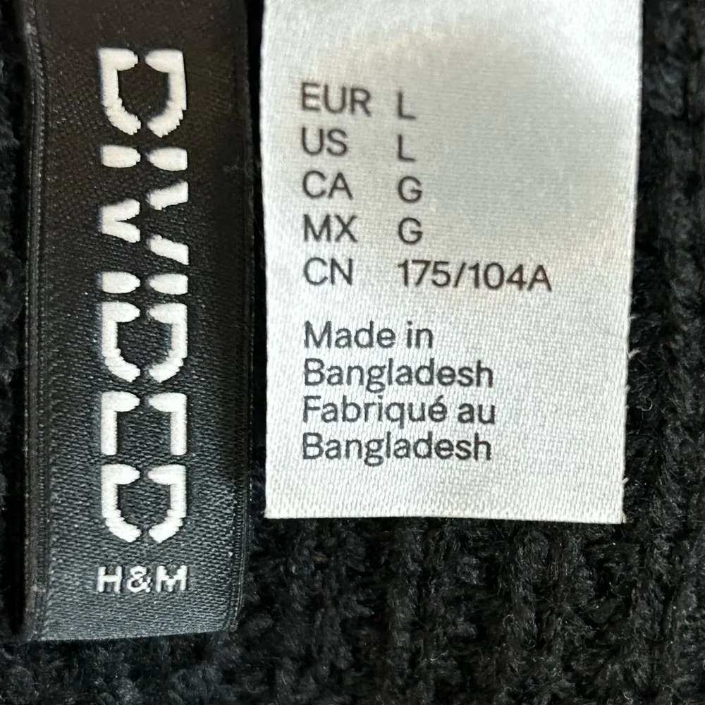 H&M  Divided Wide Sweater Vest - Black - Image 5