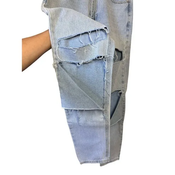Adika Davis Straight Leg Distressed Jeans Size Medium Light Wash‎ - Image 4