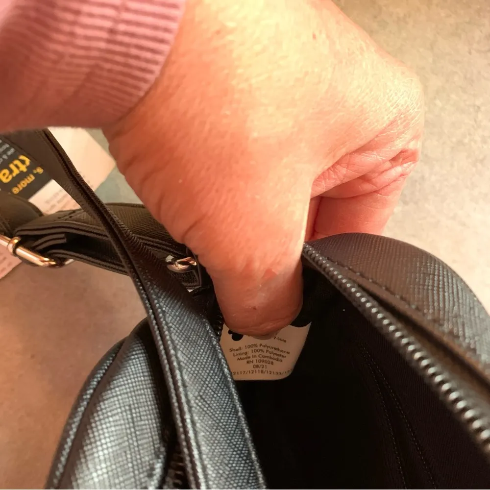 Danielle Nicole Disney Mickey Crossbody black purse pocketbook EUC DANI - Image 7