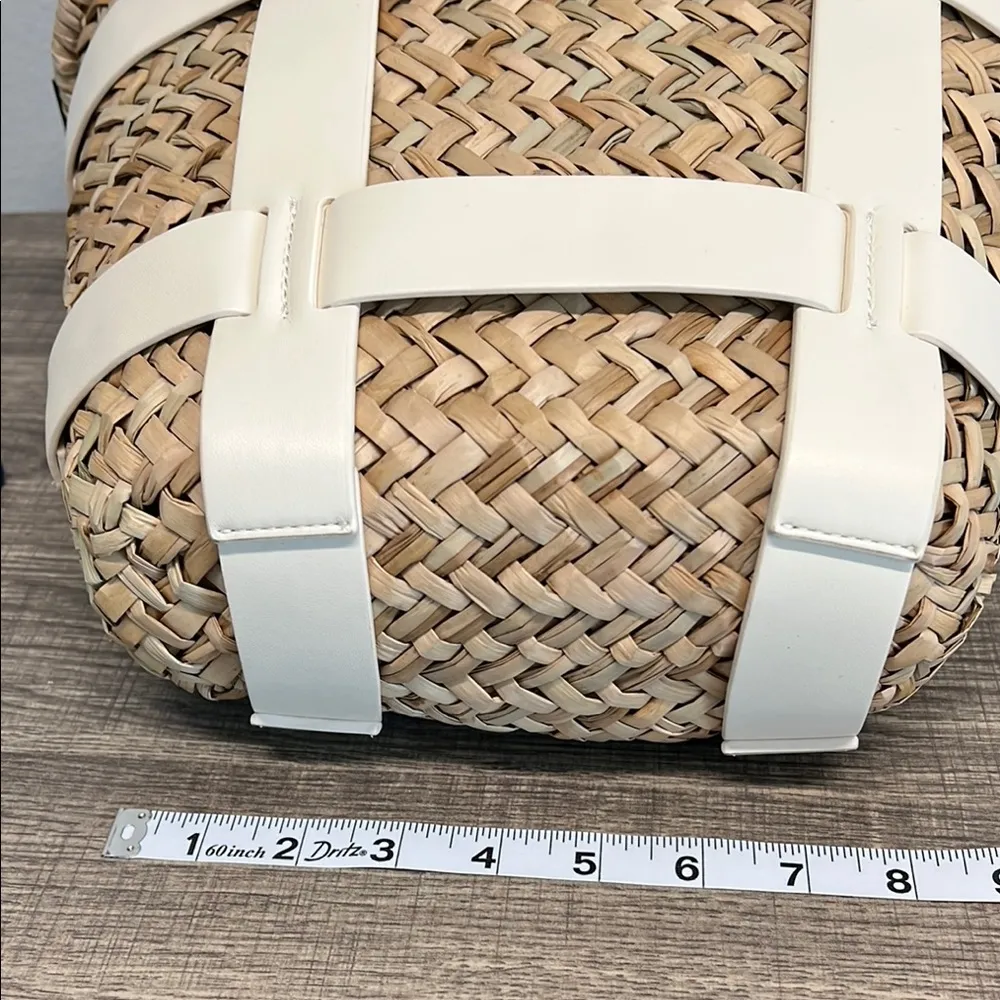 House of Harlow 1960 | Bucket Canvas Tote Bag Tan - Image 11