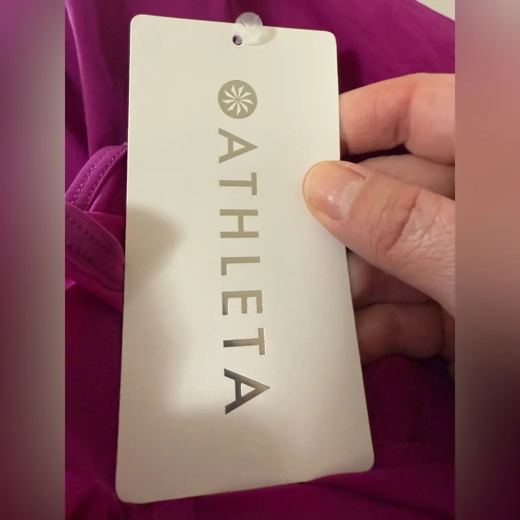 Athleta Ultimate Hybrid Tank Top Shirt Fuchsia NWT Breathable Lightweight Medium - Image 2