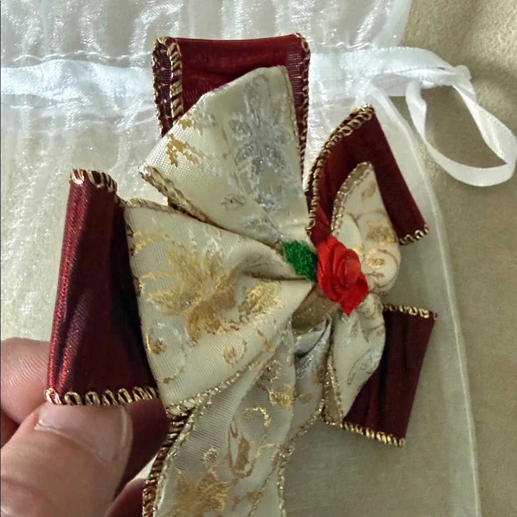 Disney's Beauty and the Beast Red and Gold Hair Bow with Floral Pattern - Image 7