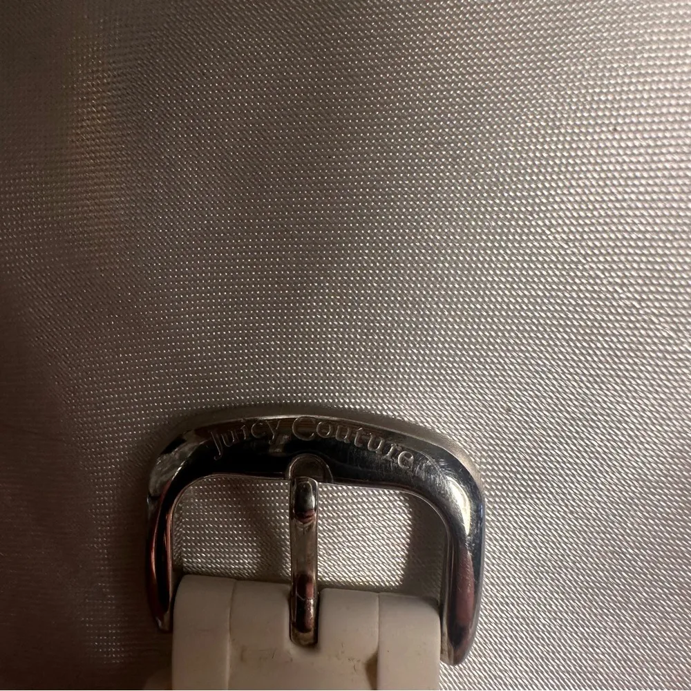 Juicy Couture Ladies Wrist Watch Crystals Accent Face White Rubber Band Quartz - Image 8