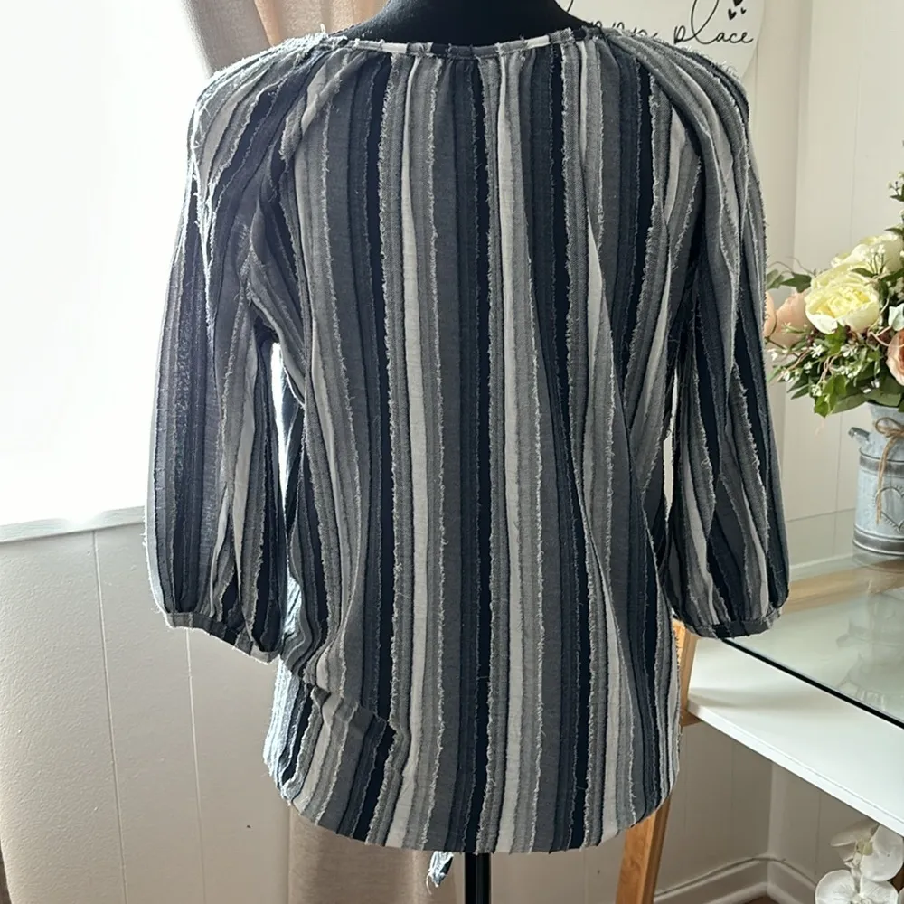 Blue White 3/4 Sleeve Front Tie with Rounded Key hole neck Size M - Image 5