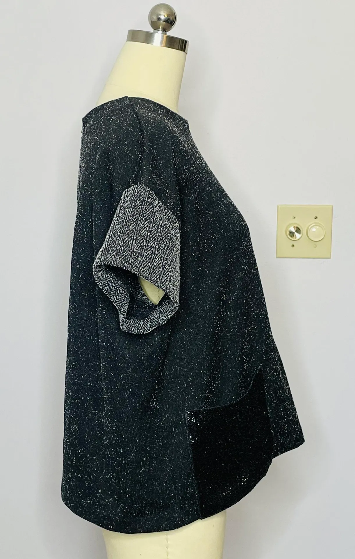 Herringbone Sequin-pocket Top - Image 4