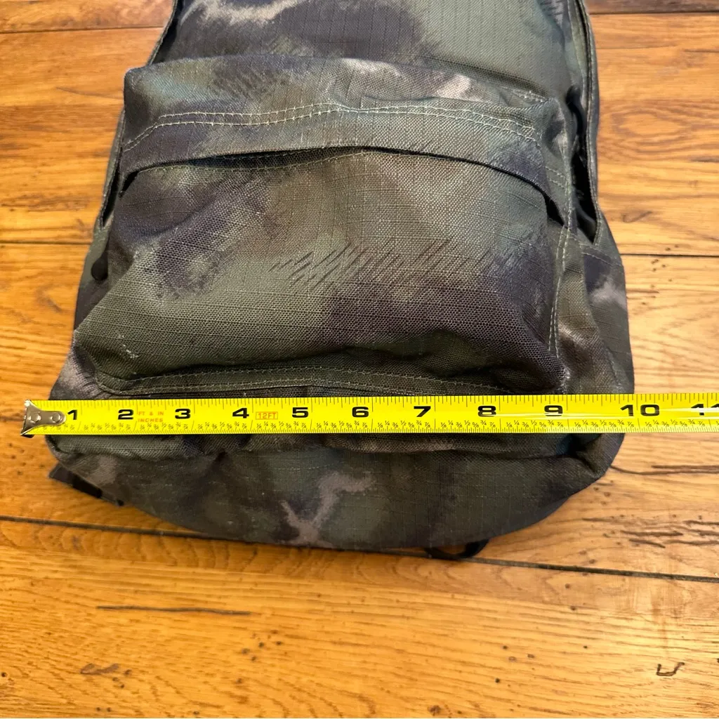 Dakine  365 Mini Camo 12L Backpack - Image 8