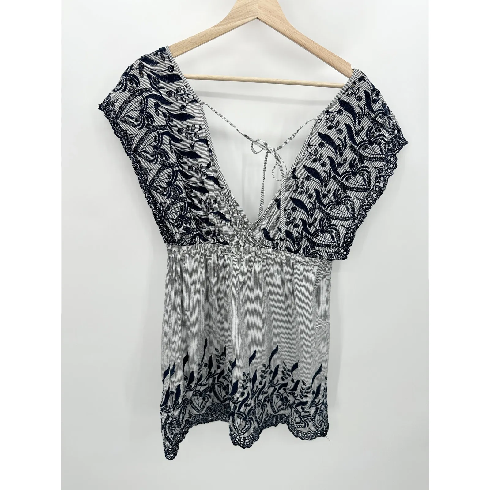 Two by Vince Camuto Dress Women MEDIUM Blue Embroidered Cap Sleeve V - Image 2