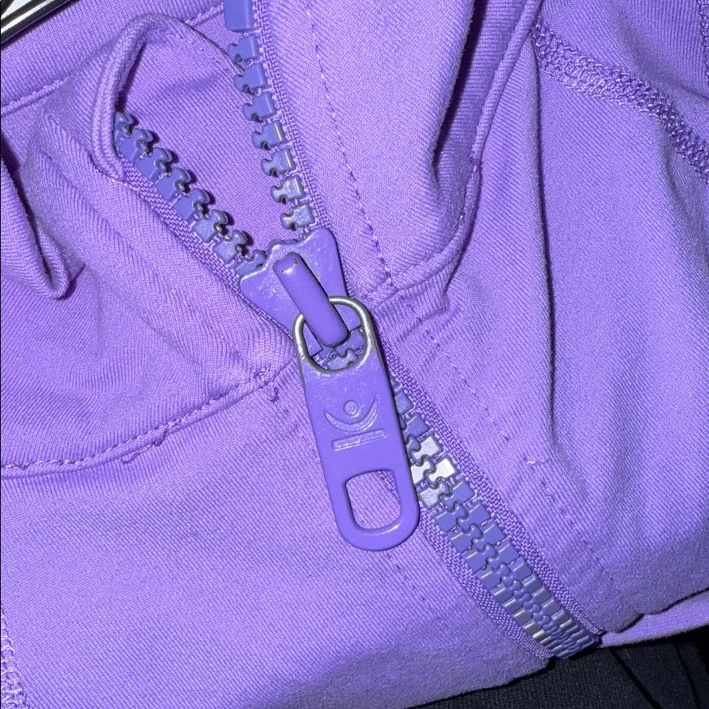 Kirkland Signature Women's Lavender Zip-Up Hoodie - Image 3