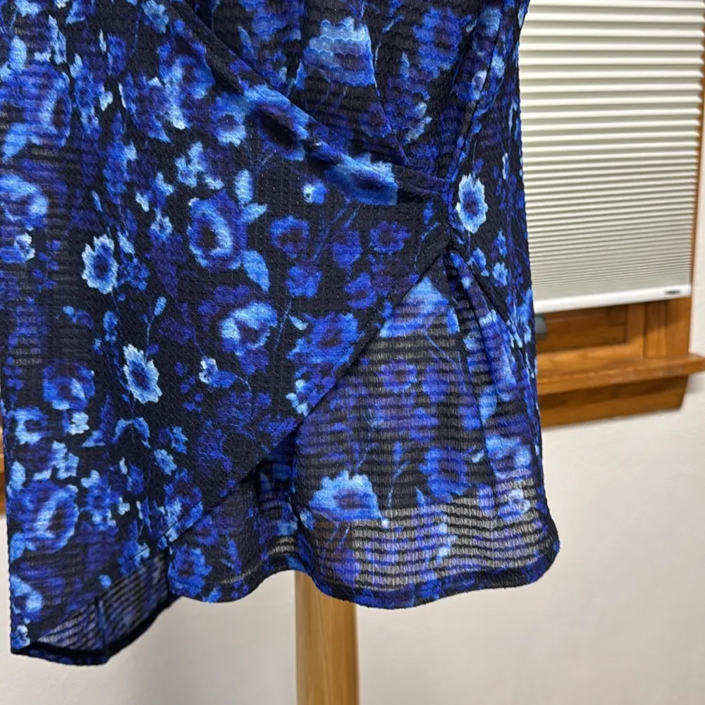 Rachel Rachel Roy Navy Combo Floral Faux Wrap Asymmetrical Hem Sleeveless Top Blue Size M - Image 6