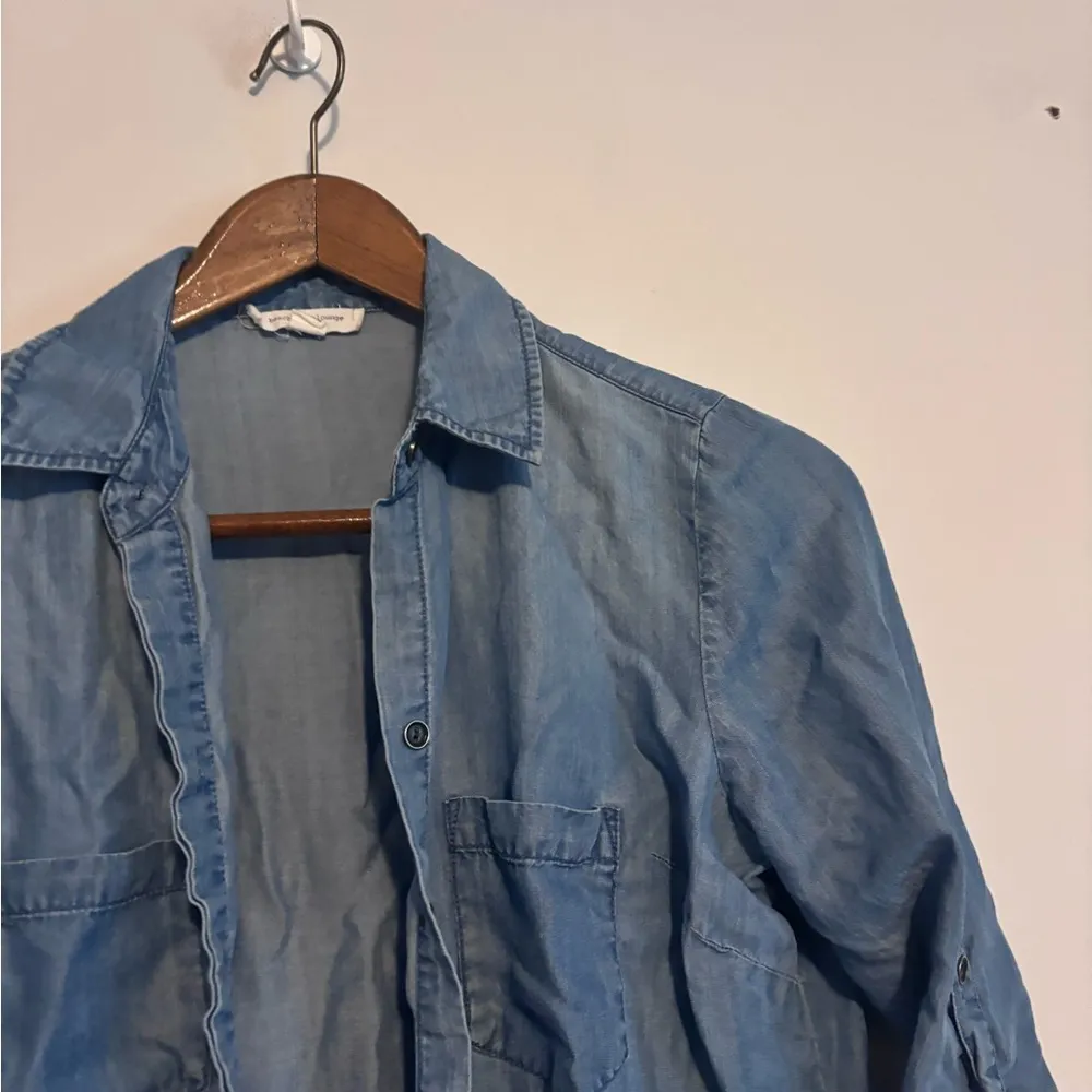 Beachlunchlounge Blue Chambray Raw Hem Button Down Split Back Shirt - Image 4