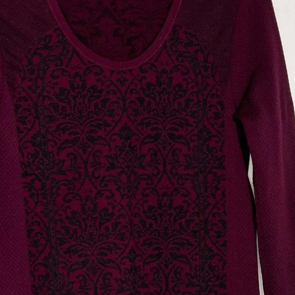 Fabletics Oula Seamless Top Long Sleeve Burgundy Damask Sz M/L - Image 6