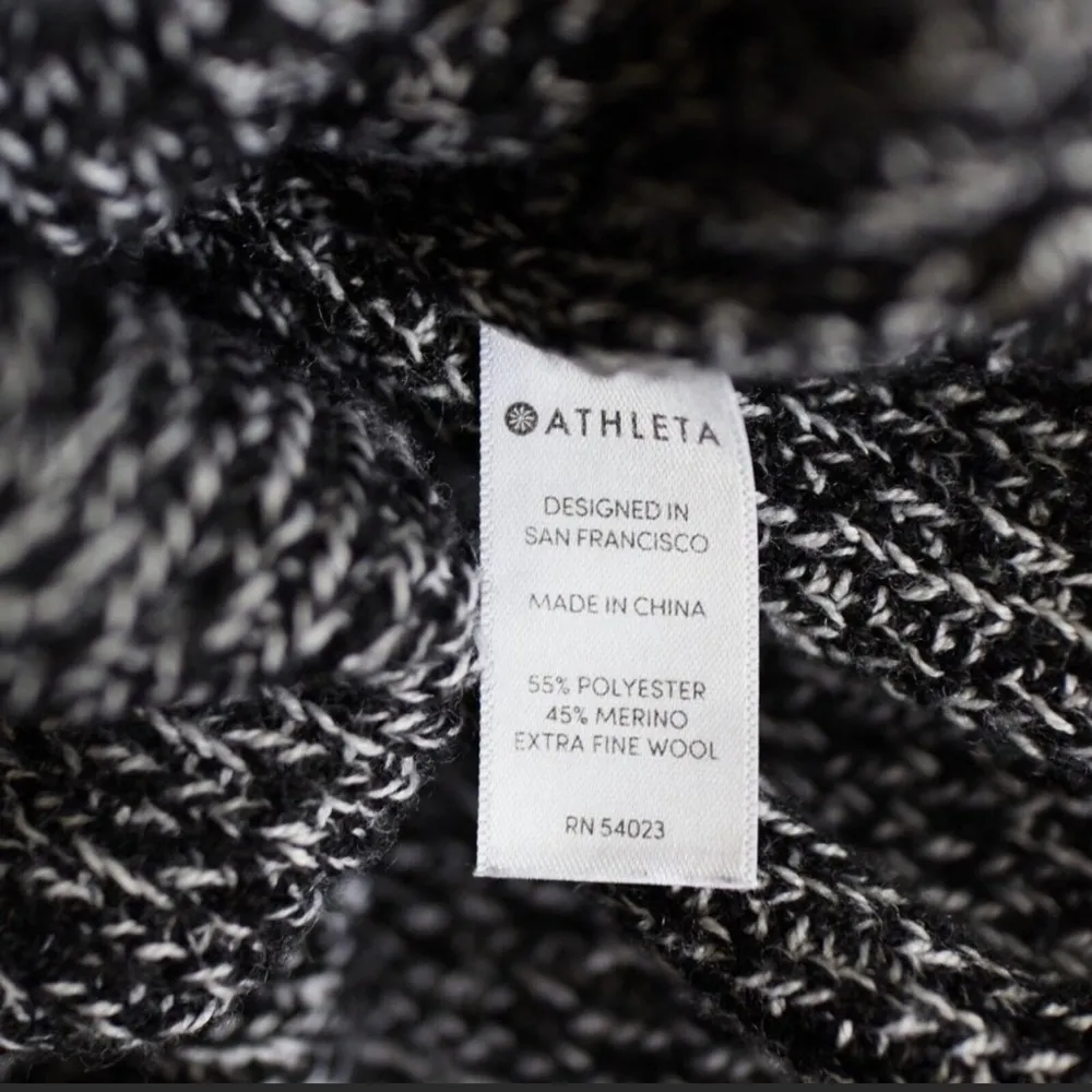 Athleta Merino Sweatshirt over size - Image 3