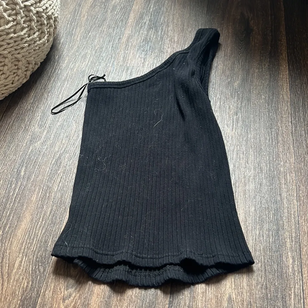 Rails One Sided Tank - Image 2