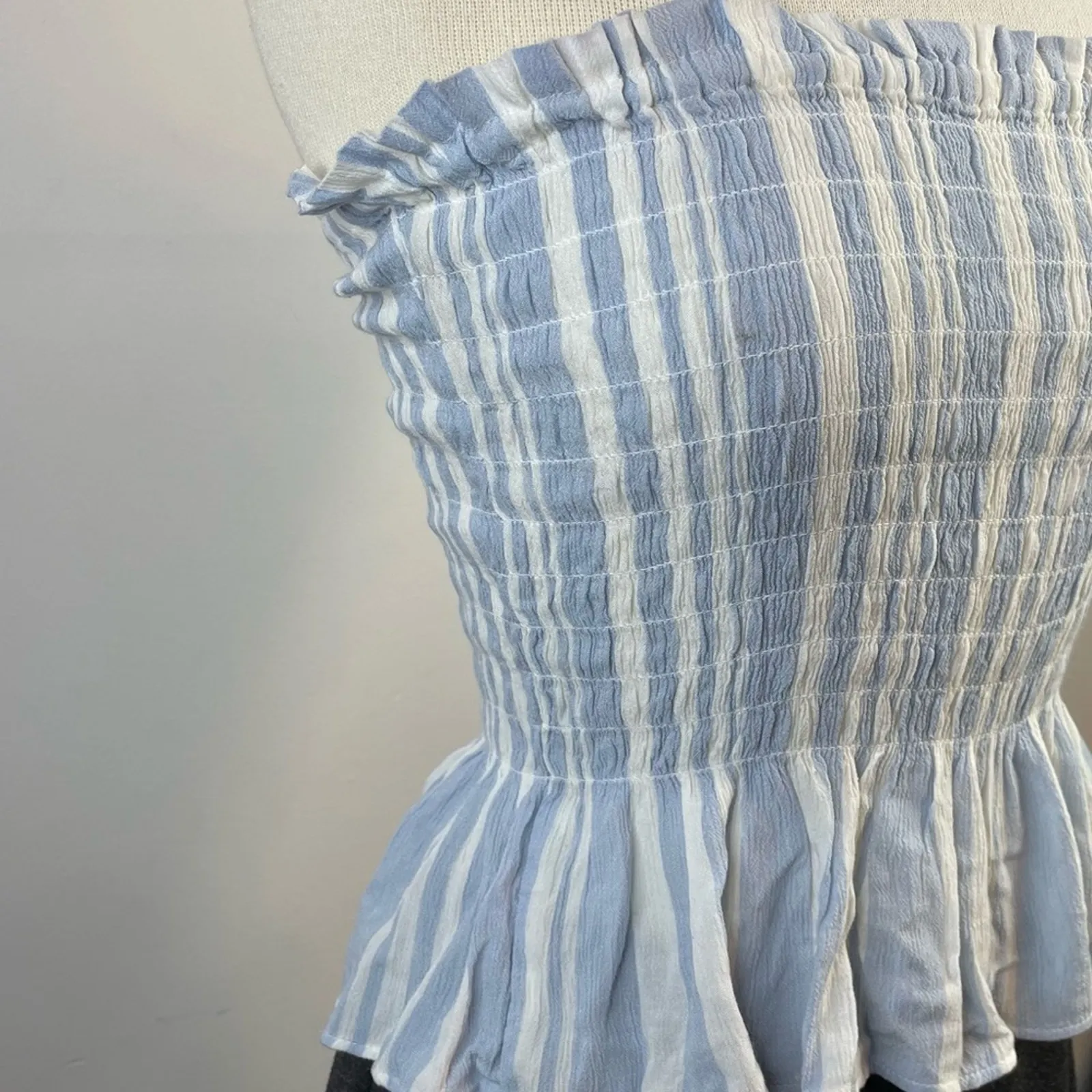 American Eagle Blue Stripe Smocked Ruffle Sleeveless Peplum Tube Top shirt M new - Image 4