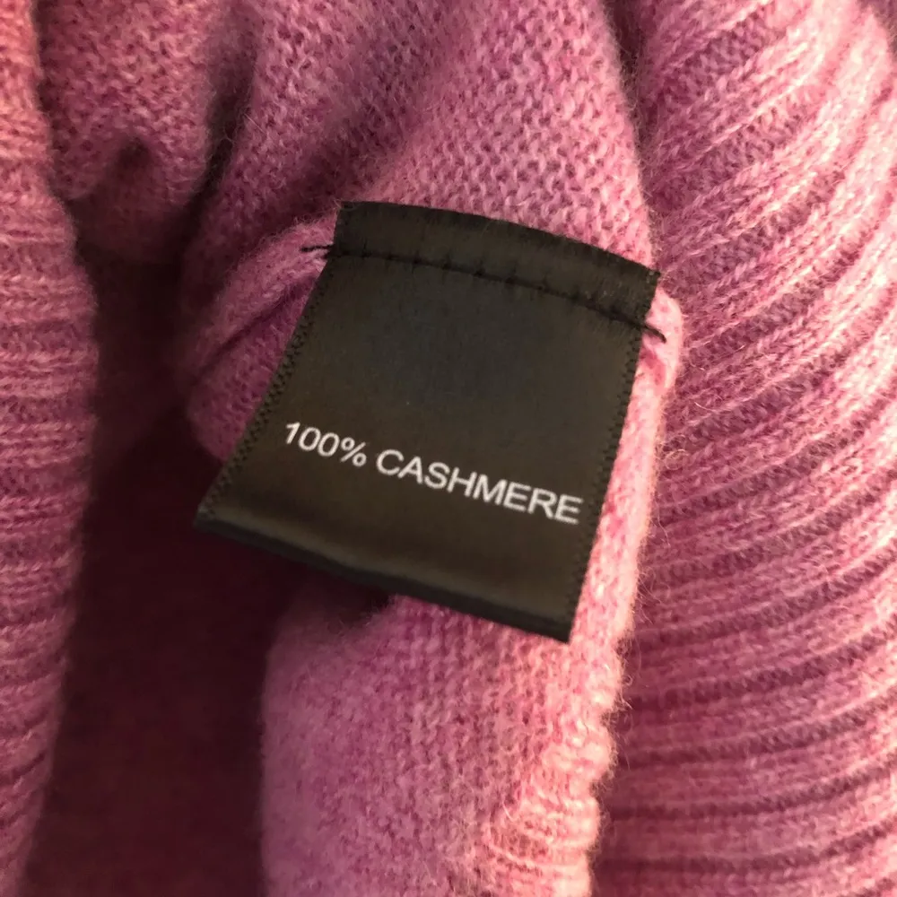 Qi Cashmere Sweater Lace Up Front 100% Cashmere Berry Mousse (Purple - Image 13