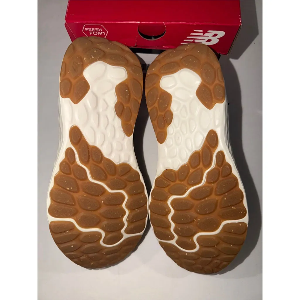 Women's New Balance Fresh Foam Arishi v4 Black Gray Athletic Shoes 7.5 - Image 2