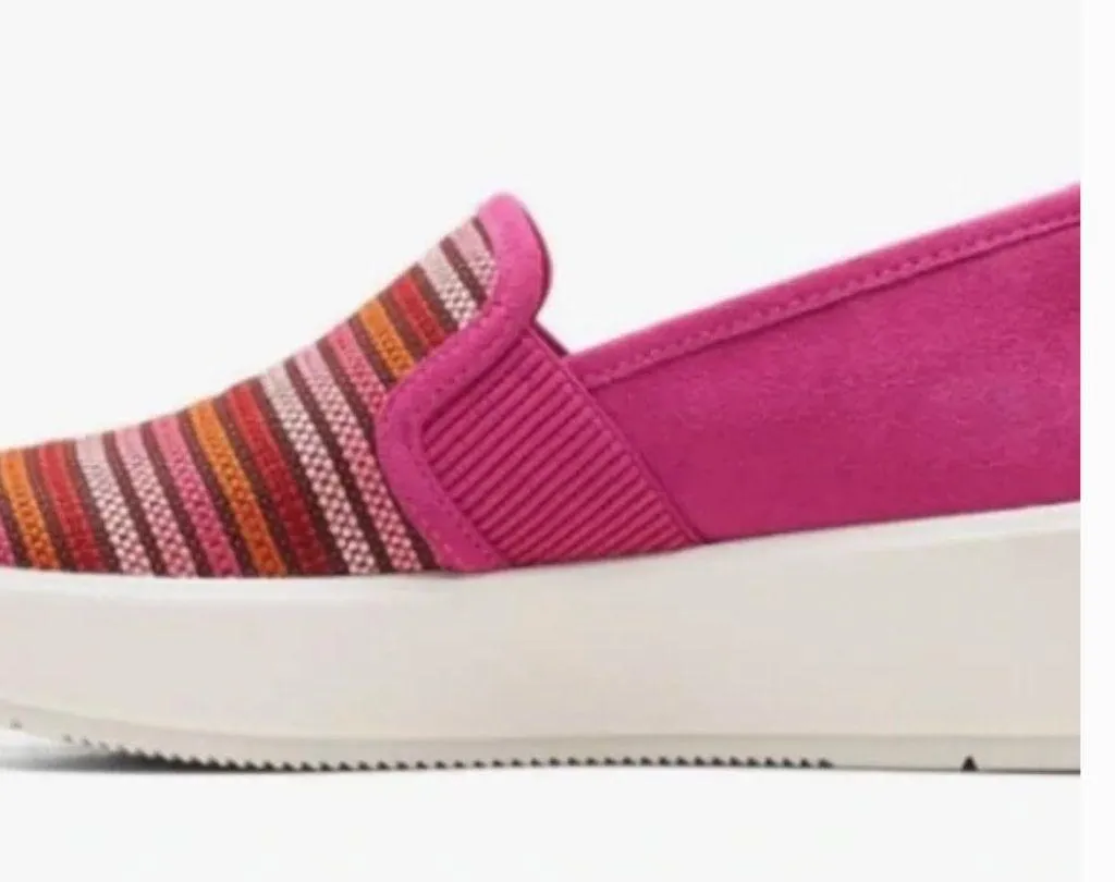 NEW Clarks Layton Petal 9W WIDE Slip On Comfort Sneakers fuchsia Pink - Image 4