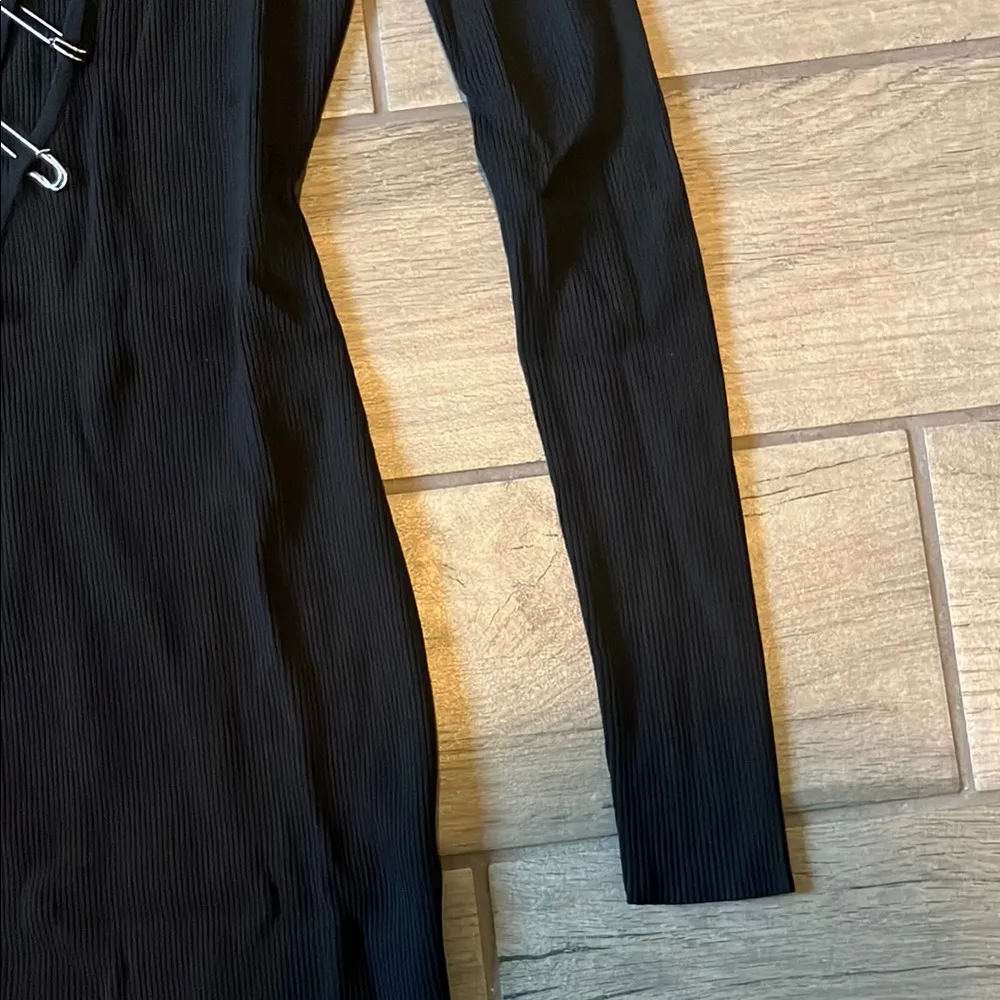 Hera Collection Black Ribbed Long Sleeve Cocktail Dress - Image 6