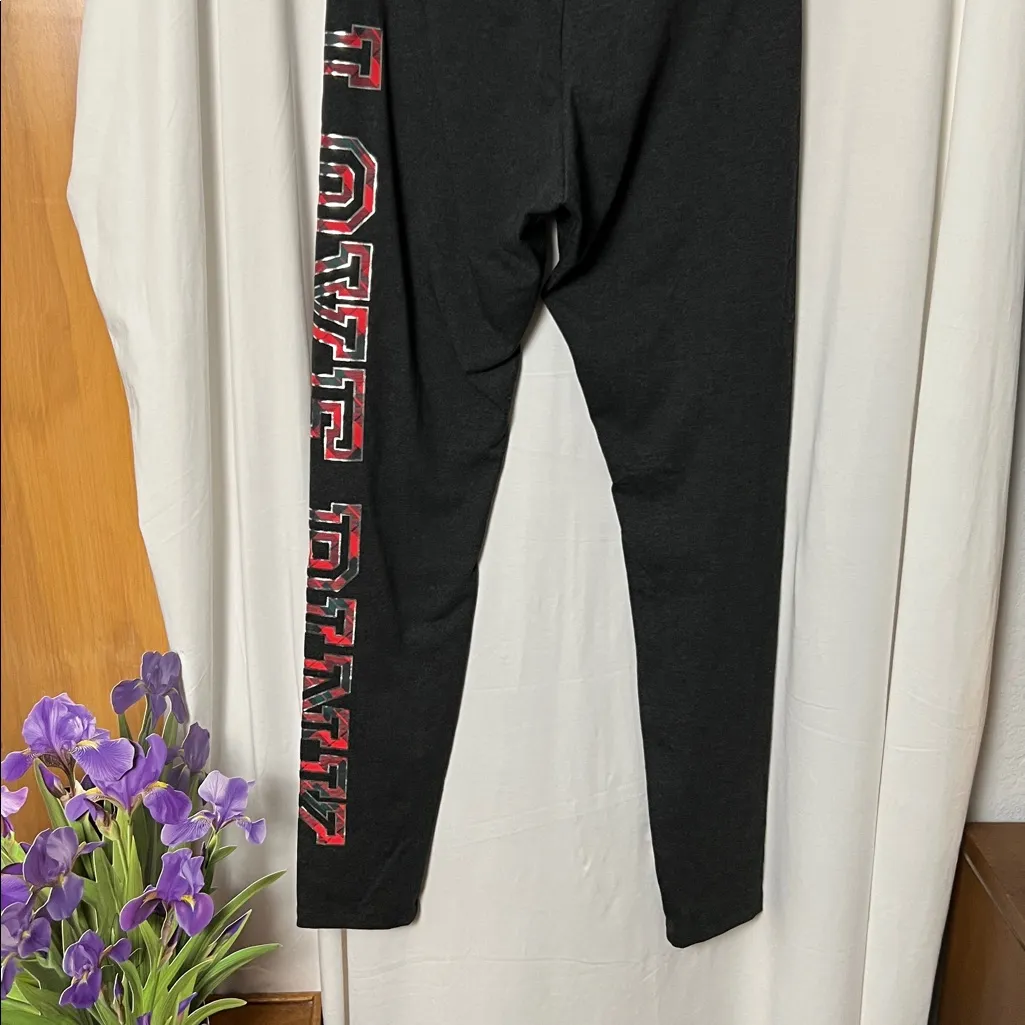 NWT PINK Victoria's Secret High Waist Leggings with Love Pink Logo Size Medium - Image 6