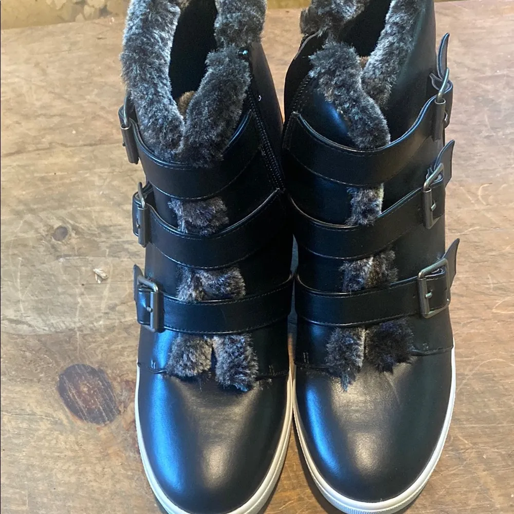 Coconuts by Matisse  Black Ankle Boots with Fur Trim - Image 3