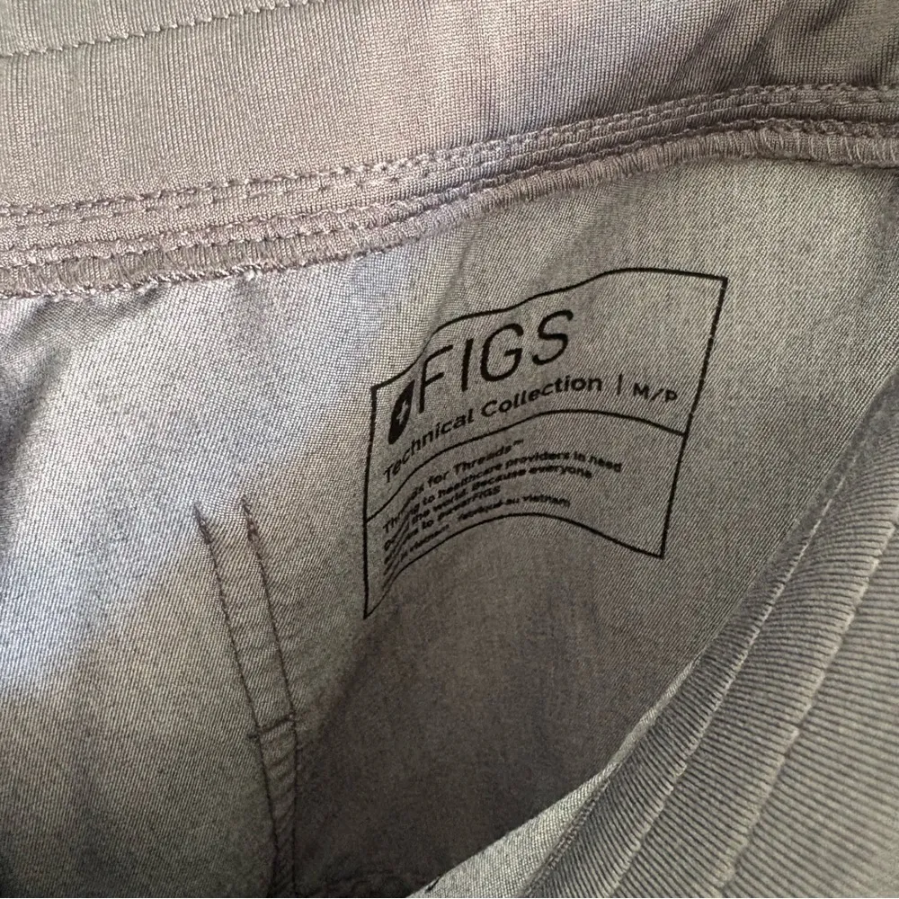 Figs Zamora Jogger Scrub Pants Grey Size Medium Petite - Image 4