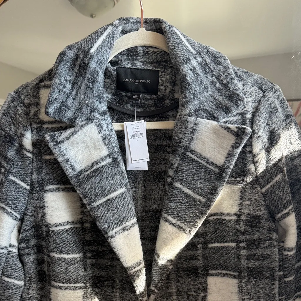 Brand New with Tags Banana Republic Plaid Gray Women's Coat - Image 6