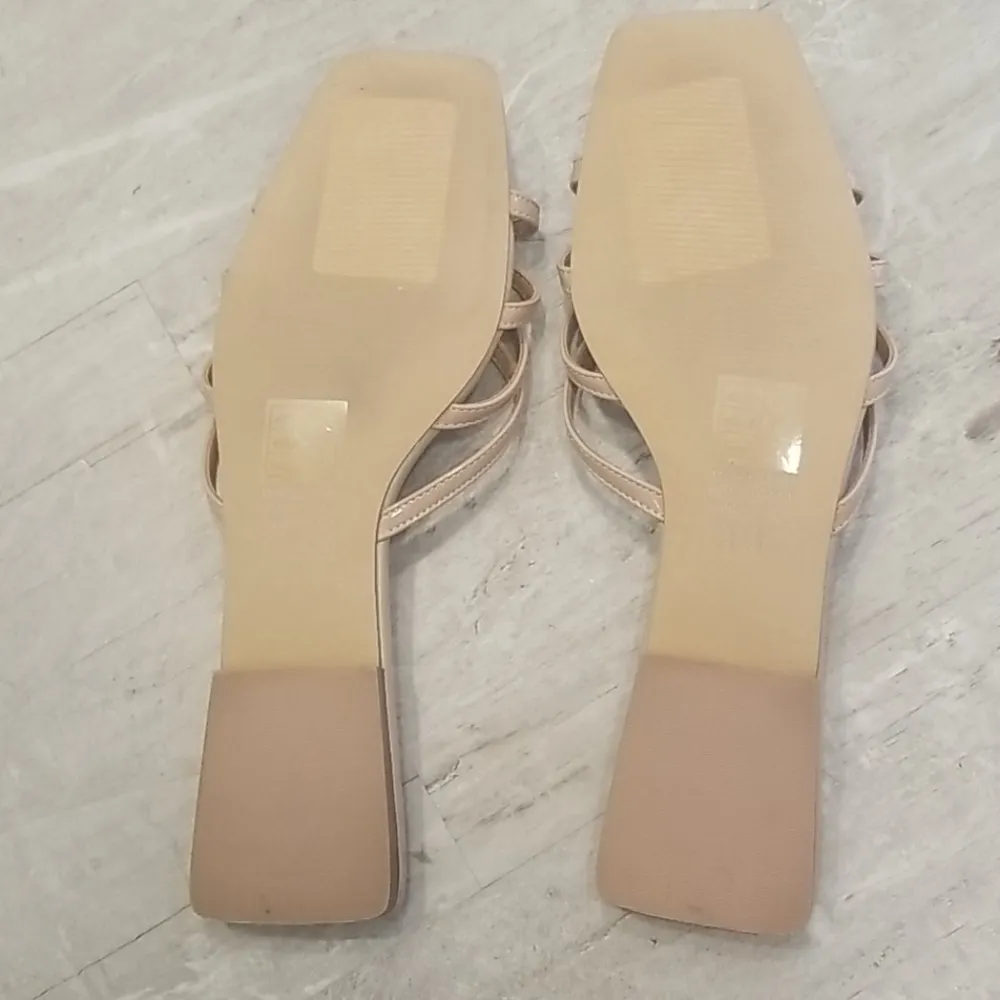 💕WHO WHAT WEAR💕 Ericka Square Toe Sandal Nude - Image 9