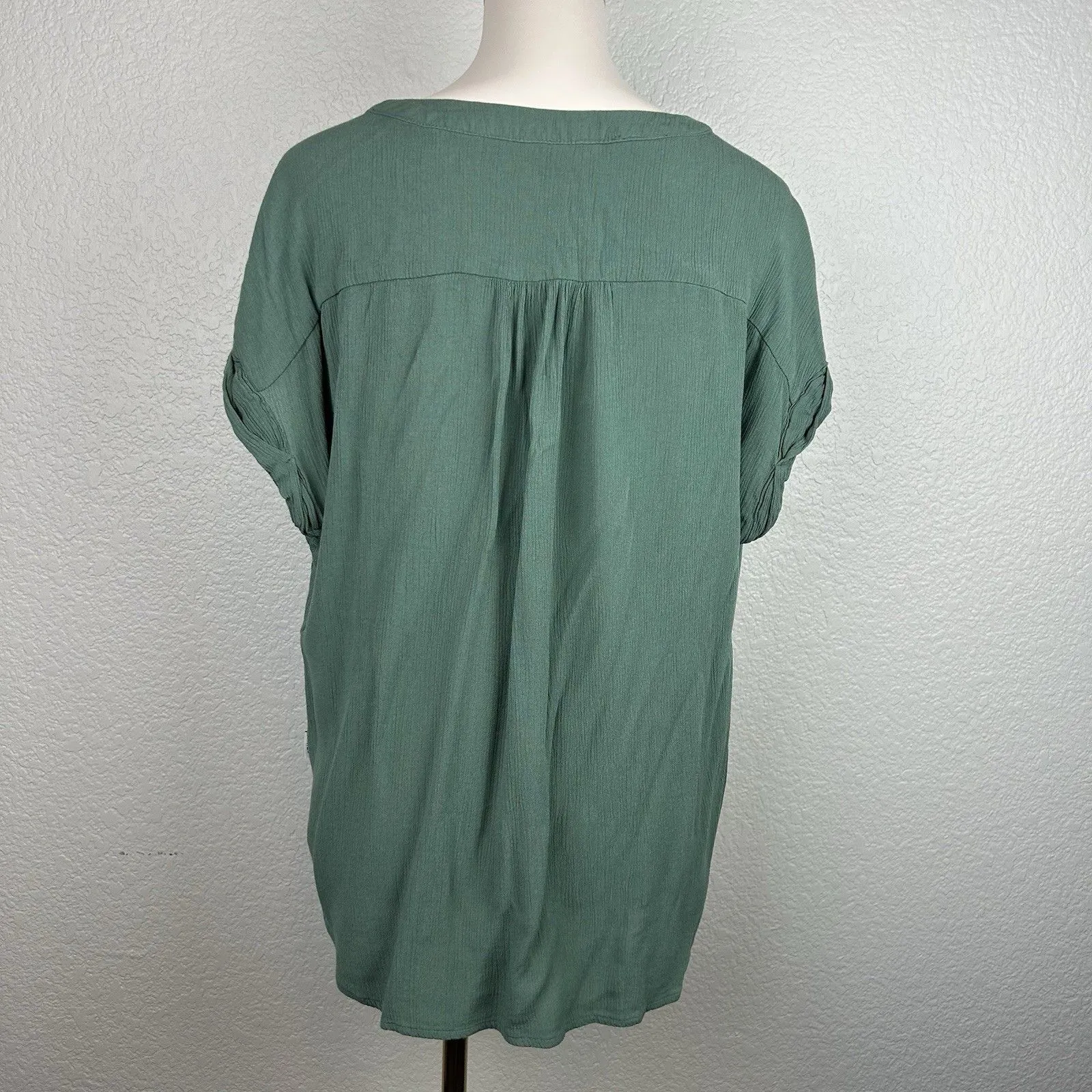 ORVIS Blouse Women's Top Green Button Up V-neck Short Sleeve Hi-Lo Size M - Image 4