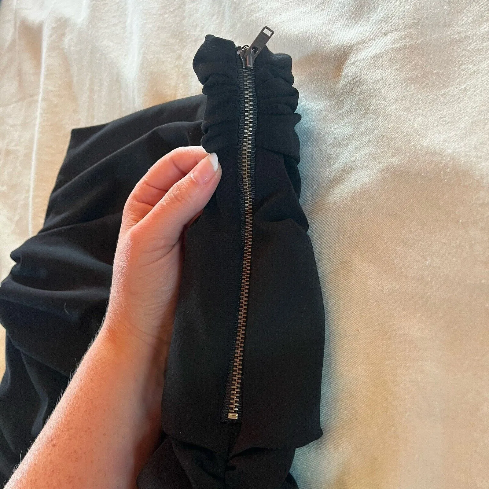 Elizabeth and James Women's Rouched Black  Mini Skirt Black Label Designer XS - Image 10