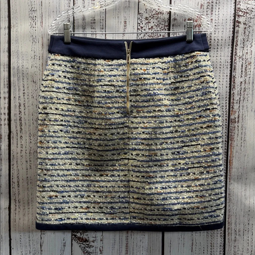 White House Black Market NWT Navy Ecru Combo Tweed Boot Skirt With Buttons - Image 5