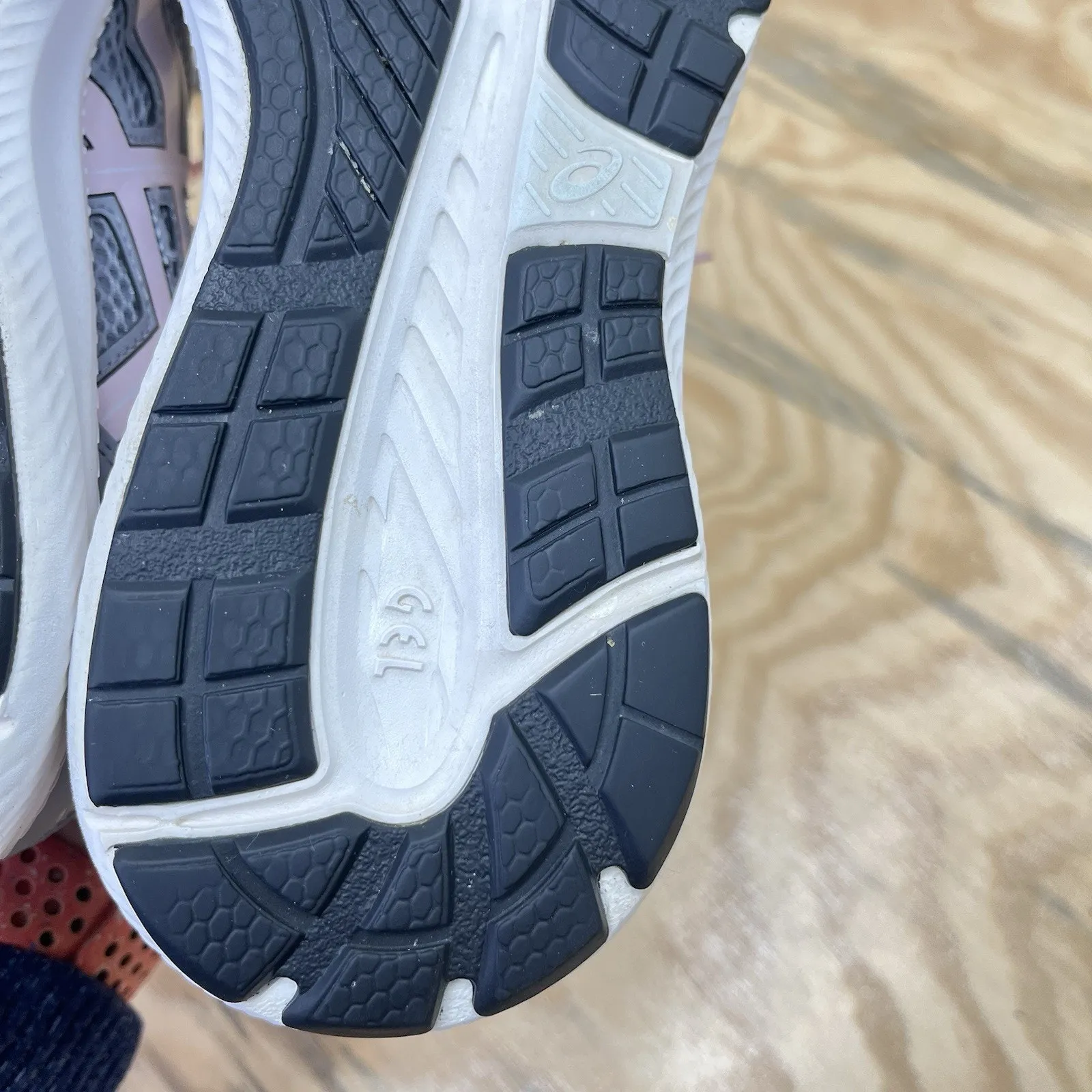 Asics Gel-Contend 7 Shoes Gray Pink Sneaker Amplifoam Womans Size 9.5 Wide - Image 13