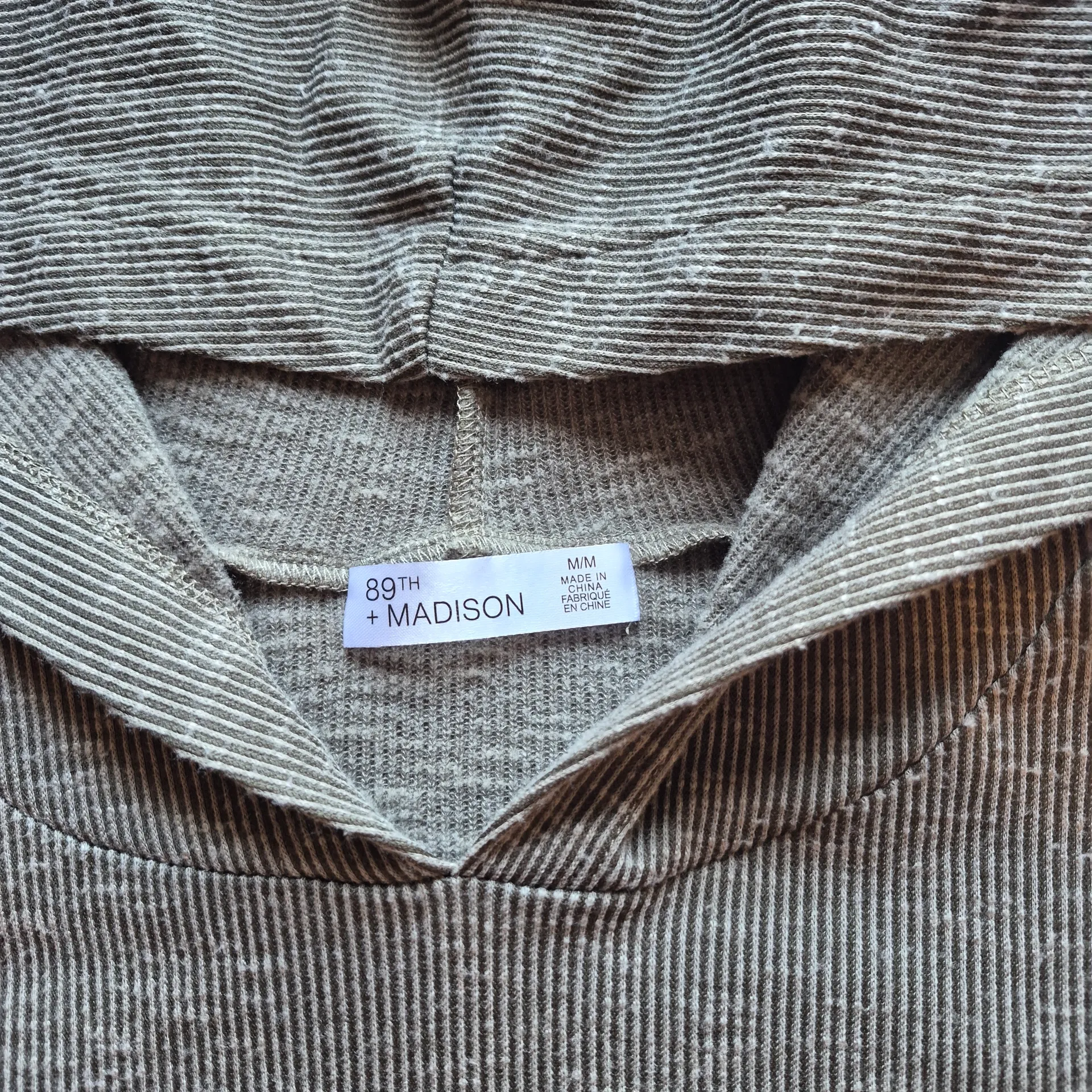 89th & Madison Textured Olive Green Oversized Hoodie Size Medium - Image 2