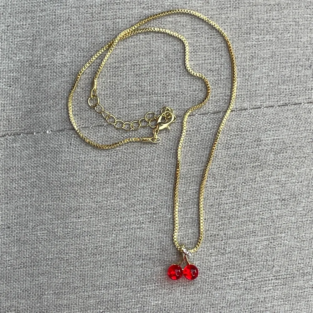 🍒 Absolutely adorable cherry necklace gold red gift new girlfriend wife friend - Image 3