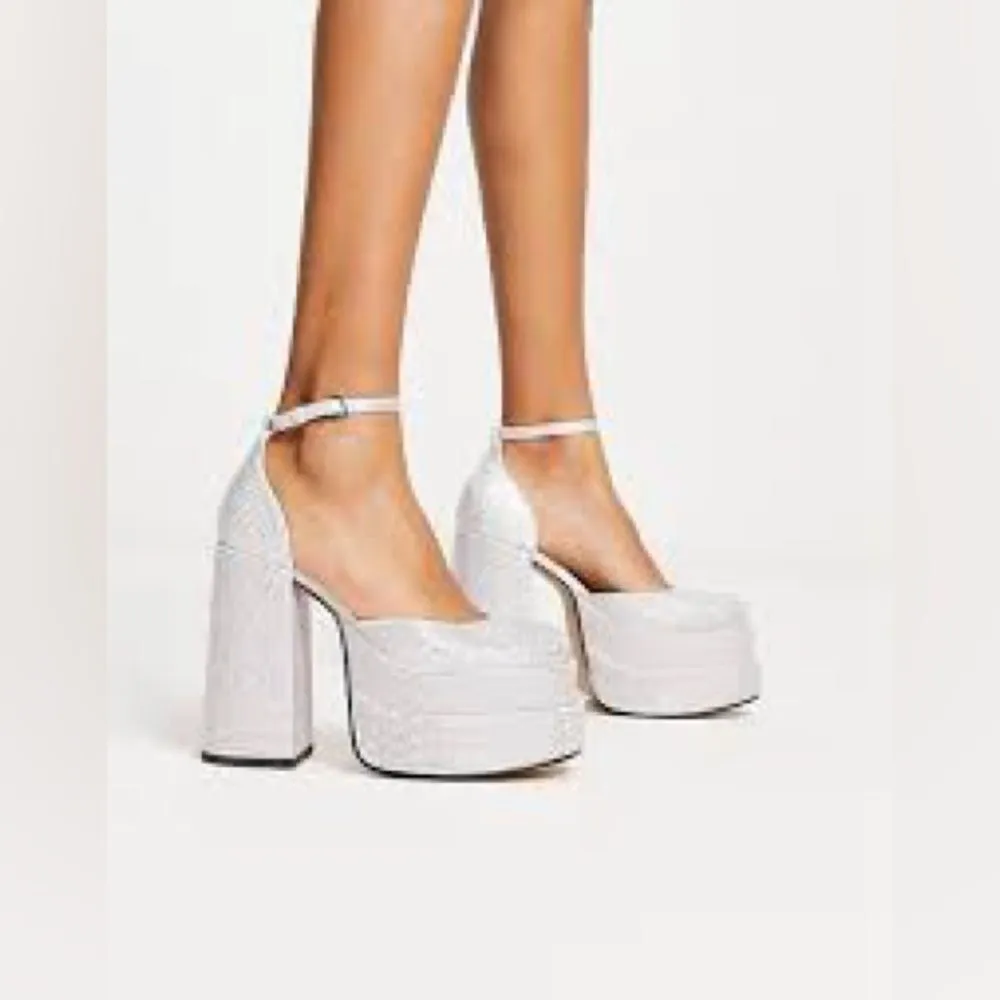 Steve Madden Charlize Silver Rhinestone stacked Platform Heels Size 8 - Image 2