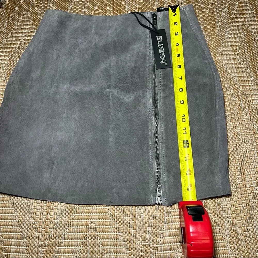 BlankNYC Women's Grey Suede Mini Skirt, Full Zip, Size 25, Brand New, NWT - Image 6