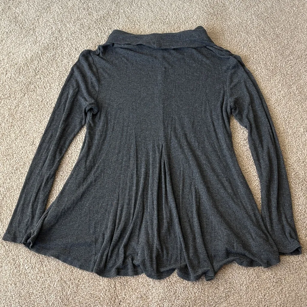 Grey ribbed turtleneck top - Image 3